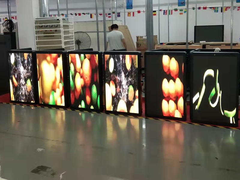 江蘇戶外燈桿led顯示屏老化視頻